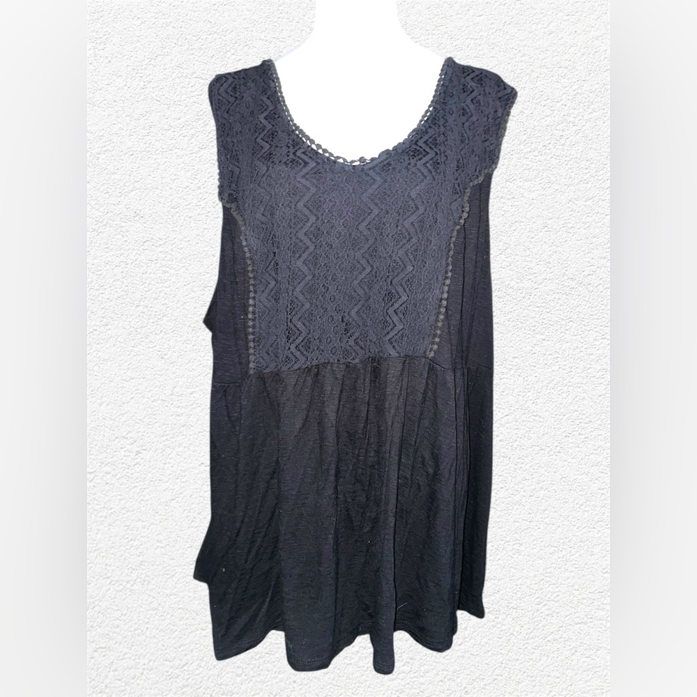 Women's Terra & Sky Plus Size 2X  Black Crochet Loose Fit Knit Sleeveless Top